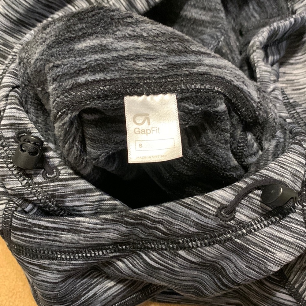 Gap fit work out hoodie